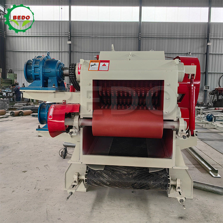 3250x2150x1900mm Machine de déchiquetage de bois de différentes couleurs Équipement forestier lourd