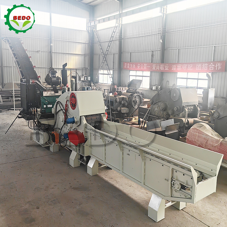 Convoyeur hydraulique motorisé à alimentation personnalisable Machine à déchiqueter du bois Déchiqueteur de tambour industriel certifié CE