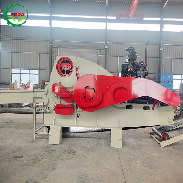 12-15 t/h Capacité Diesel machine à déchiqueter le bois 25-35 mm taille de la puce déchiqueteuse industrielle lourde