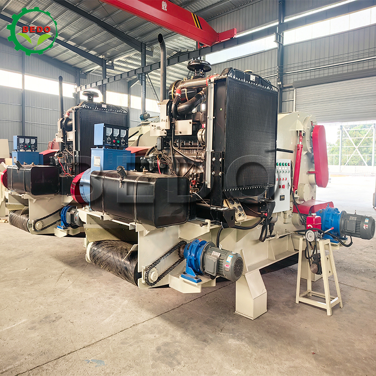 Moteur diesel 235HP Machine à déchiqueter du bois Traitement du bois à grande échelle Déchiqueteuse à tambour lourde