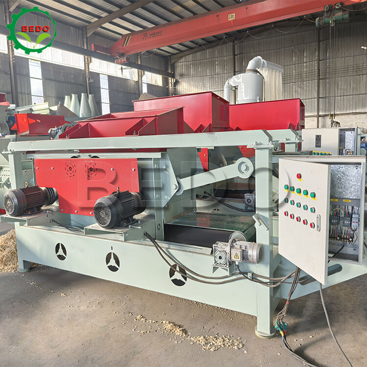 Machine à éplucher du bois industriel avec puissance de l'arbre principal de 7,5 kW*4 pour une épaisseur d'épluchage de 1-2 mm et une vitesse de rotation de 3600 r/min