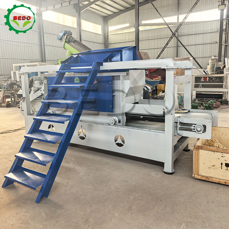 Machine à éplucher du bois à double arbre principal 7,5 kW 400 kg/h Capacité Équipement en acier au carbone
