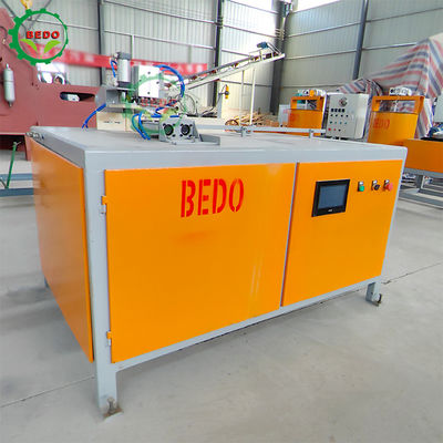 Machine de découpe de blocs de sciure de bois