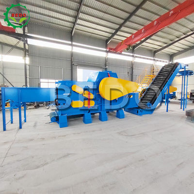 Machine de déchiquetage de bois commerciale lourde de 25-35 mm avec une grande capacité de déchiquetage