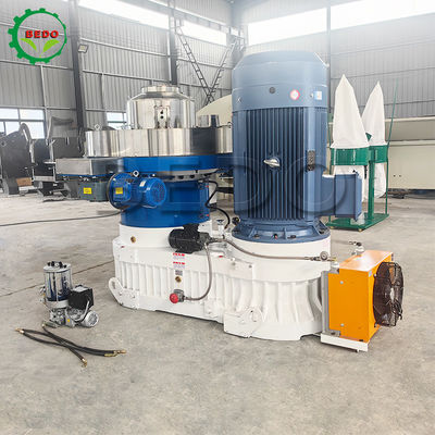 Machine à pellets de bois à commande PLC avec une capacité de 1500 à 2000 kg/h et une puissance de 132 kW