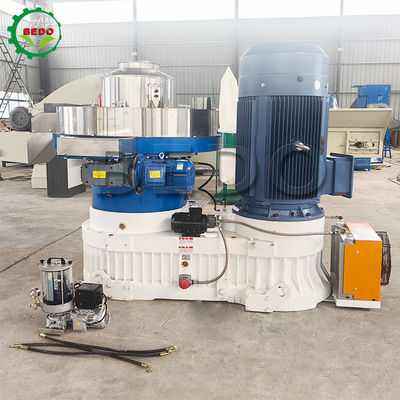 Machine à pellets de bois de 132 kW avec une capacité de 1,2 à 1,5 tonnes Garantie d'un an