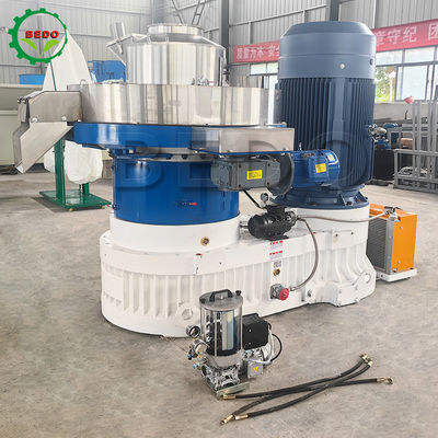 Machine à pellets de bois en acier inoxydable de 132 kW avec tronqueur de 3 kW et pompe à huile de 0,25 kW