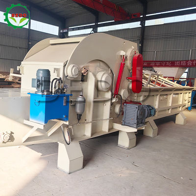 160KW Machine de concassage de bois avec taille d'entrée 1040 * 500mm et puissance du moteur d'alimentation 5.5KW 5.5KW