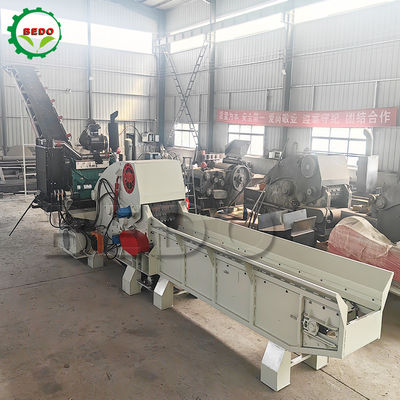 Convoyeur hydraulique motorisé à alimentation personnalisable Machine à déchiqueter du bois Déchiqueteur de tambour industriel certifié CE