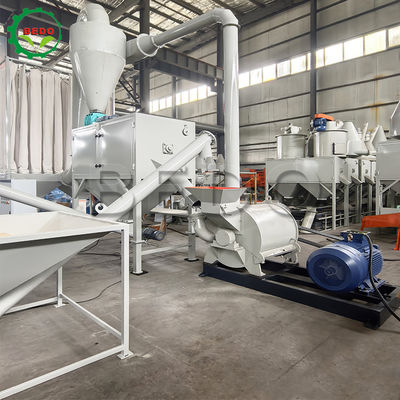 Machine à poudre de bois, tension 380V, température normale et maillage personnalisé selon les exigences du client