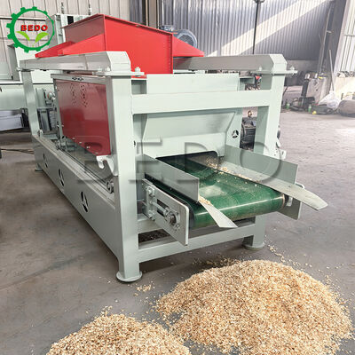 Machine à copeaux de bois en acier au carbone 1-2mm copeaux uniformes équipement de recyclage automatique des déchets de bois