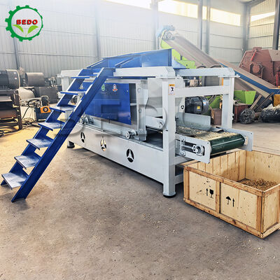 Machine à déchiqueter du bois à rouleaux de 125 mm 4 kW Puissance de fonctionnement Taille de sortie personnalisée Equipement de traitement multi-bois